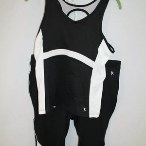 Danskin Now 2 piece activewear set, black & white
